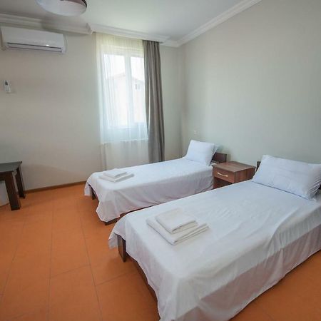 Hotel Cosmos Batumi Luaran gambar
