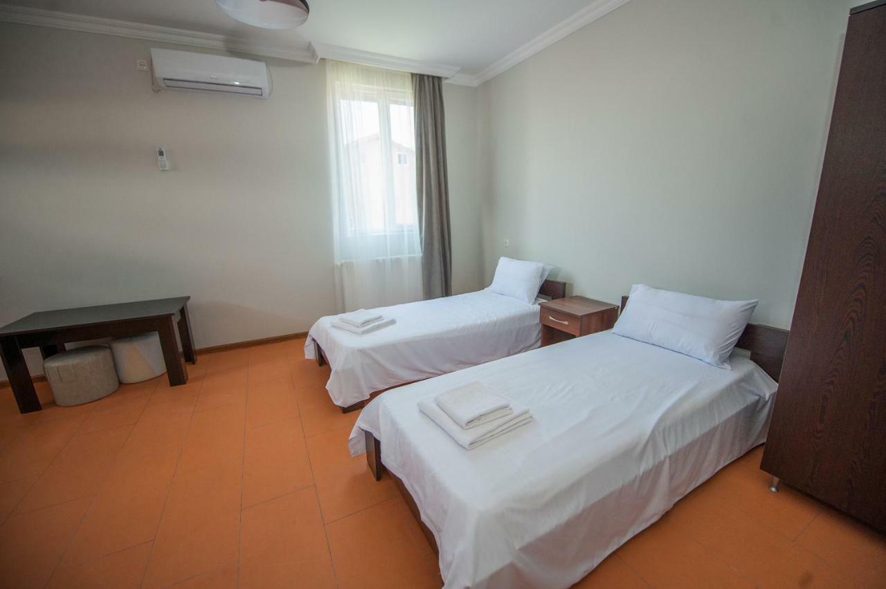 Hotel Cosmos Batumi Luaran gambar