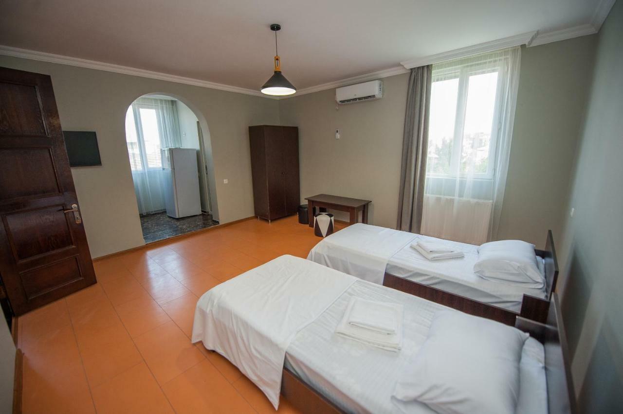 Hotel Cosmos Batumi Luaran gambar