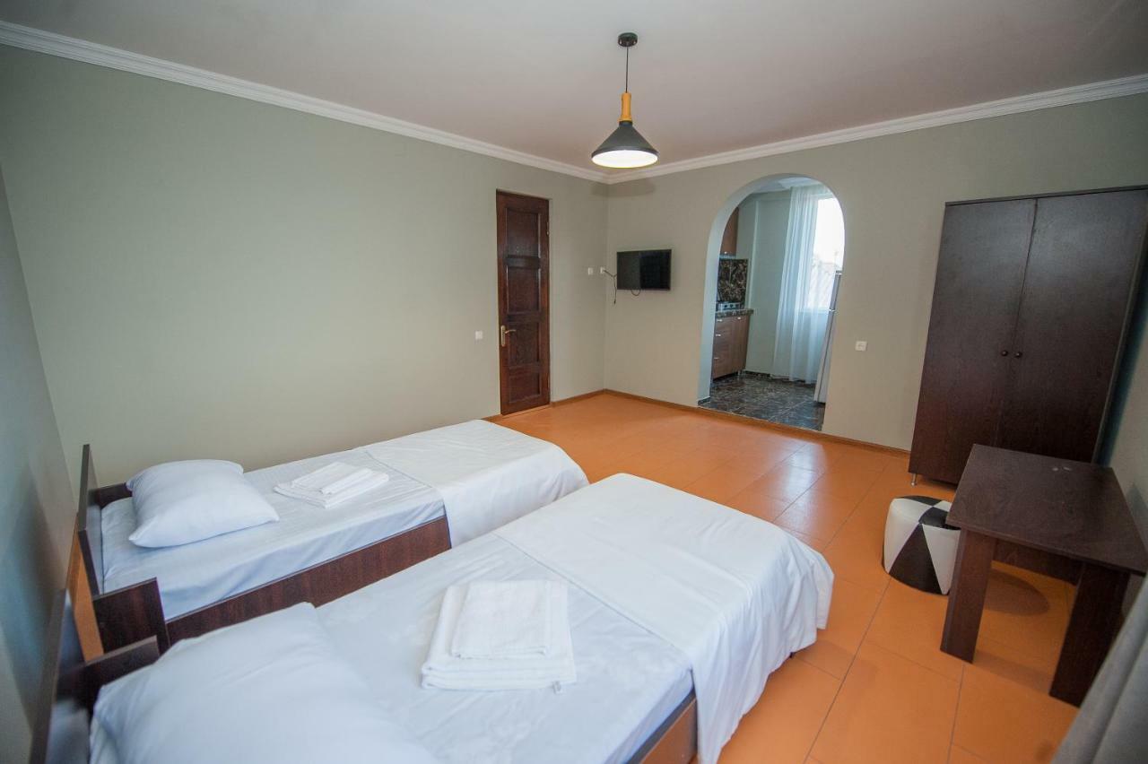 Hotel Cosmos Batumi Luaran gambar